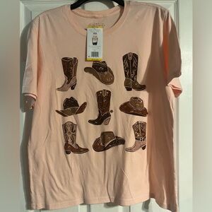 😍 T-Shirt with “Boots on the ground” Theme Design ‼️